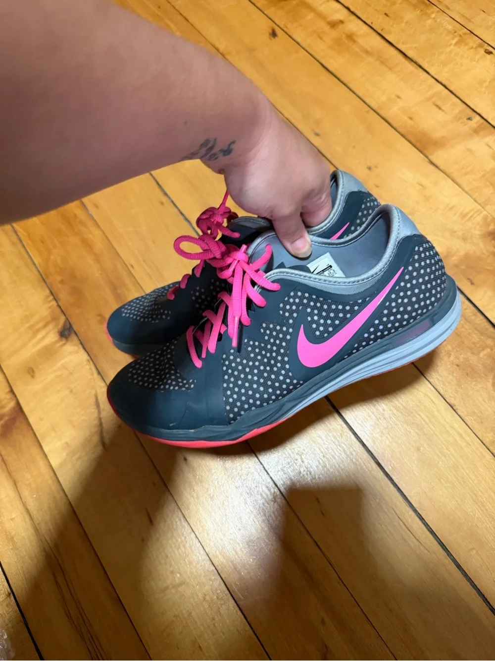 Nike Running Shoes Women's Size US 7.5 Pink Grey